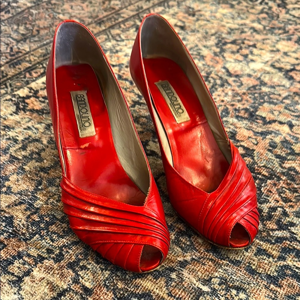 Vintage Bandolino Italian Red Leather Heels with Vintage Glamour, size 8.5